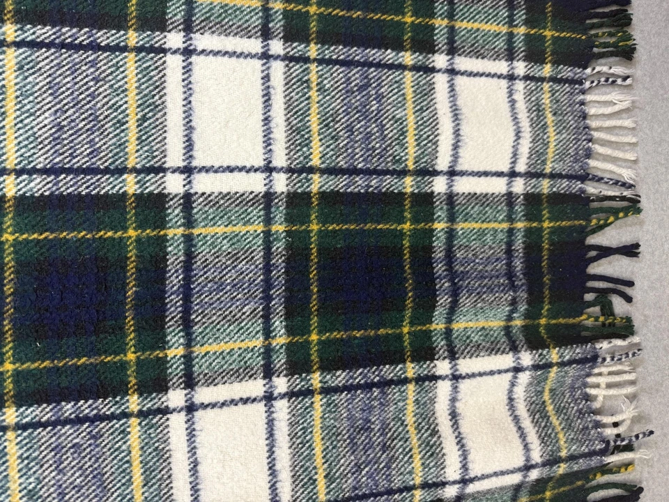 Manta bebé vintage pequeña creaciones mezcla de lana a cuadros hecha en Italia flecos Foto 4 de 4