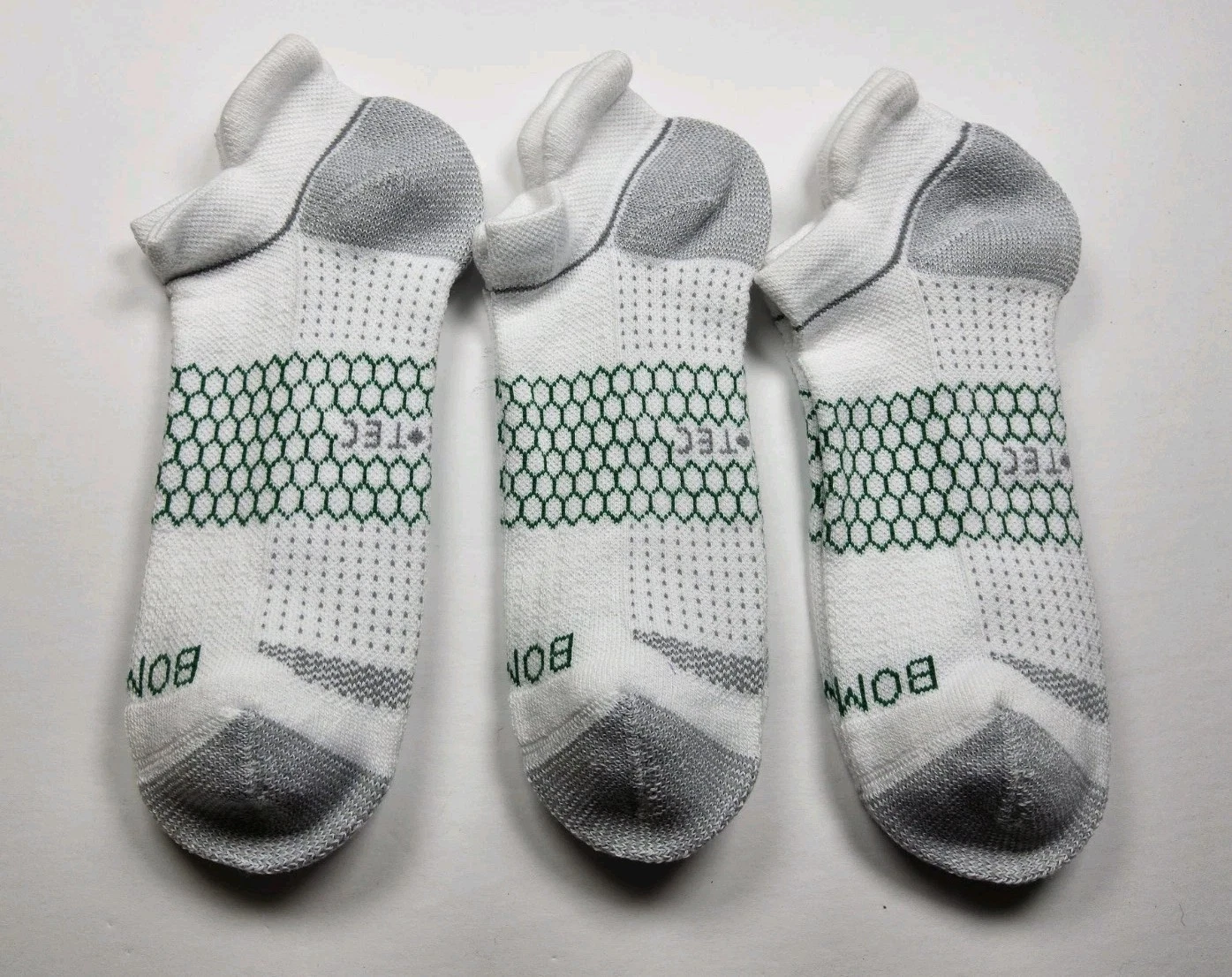 Bombas Hex-Tec Golf Style Athletic Ankle Socks Lot Of 3 Pairs Size XL
Opens in a new window or tab