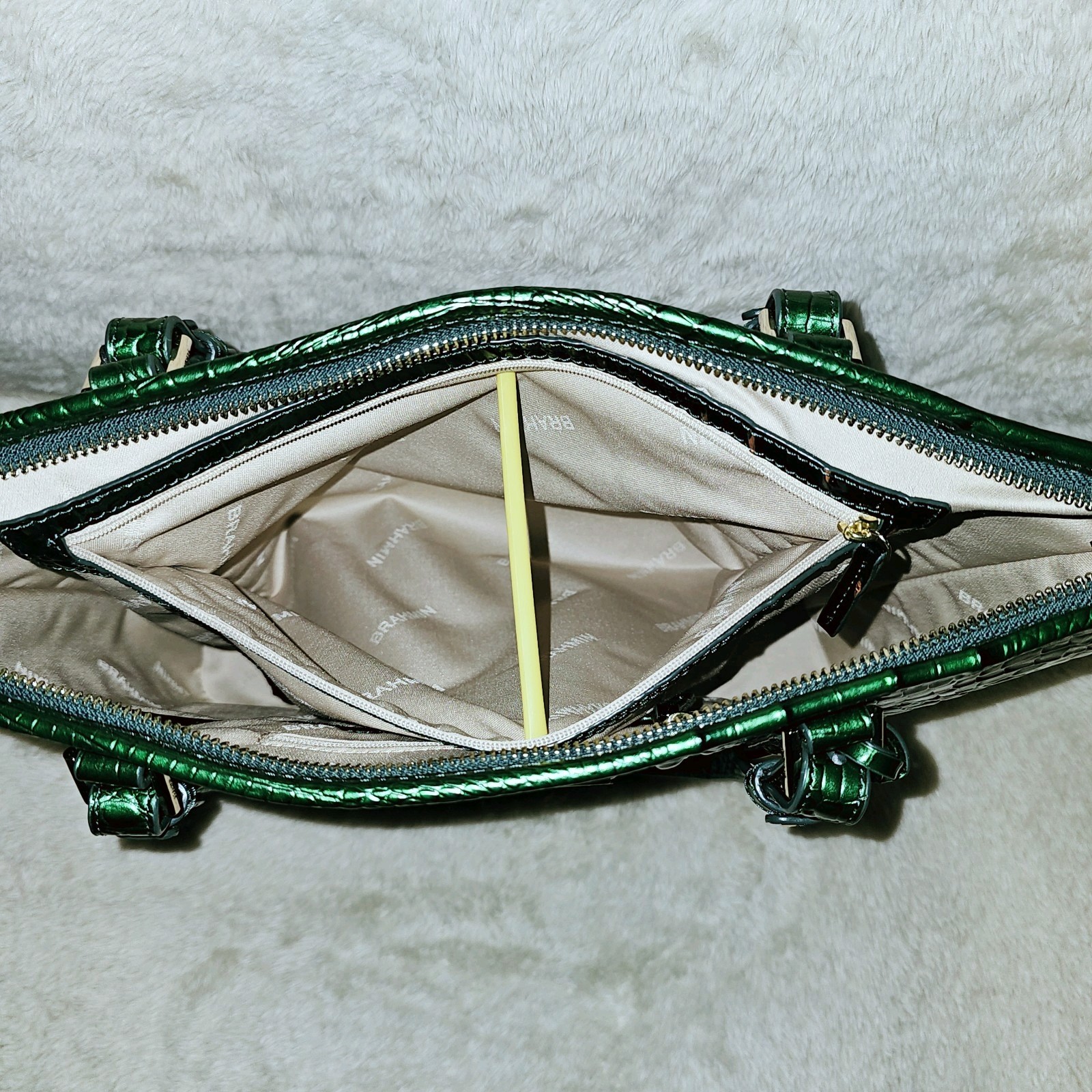 NEW BRAHMIN EVERGREEN OMBRE MEDIUM ASHER W/CORDELIA WALLET image 9