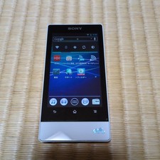 Sony NW-F806 Walkman Portable Music Player Digital Audio MP3 Hi-Res 32GB White