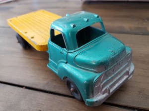 structo flatbed truck