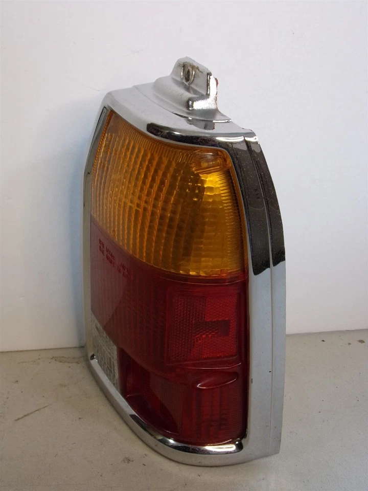 1980 - 1982 Subaru GL Wagon RH Tail Light OEM OEW 1462 B 80 81 82 - Image 4 of 4