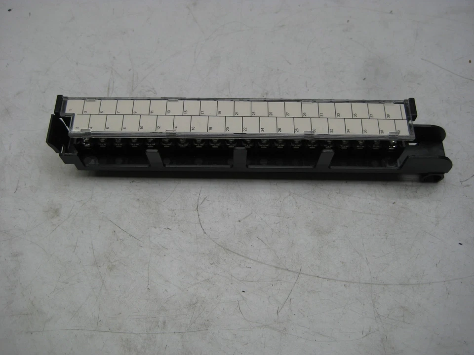 THOMAS & BETTS 1771-WN WIRING ARM NSNP - Image 2 of 3