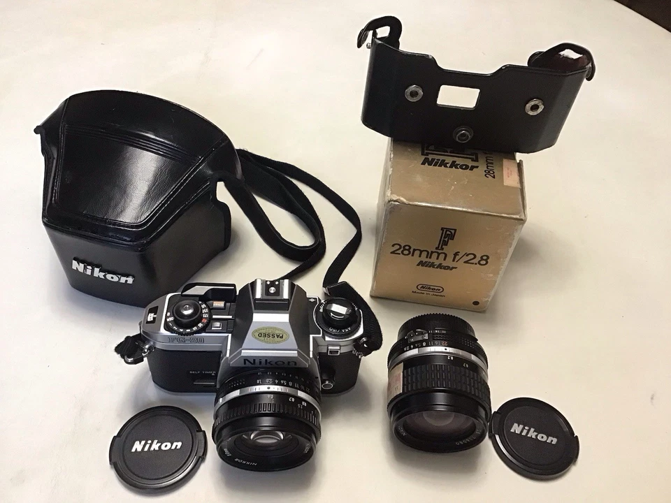 Nikon FG20 + Corredo Ottiche - Immagine 2 di 4