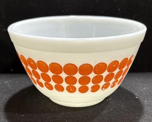 Vintage PYREX 1.5 Pint Nesting Mixing Bowl #401 -Orange/Pink Polka Dots  Nice!