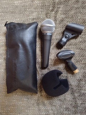 Shure SM58 Mikrofon mit Tasche und zwei Klips