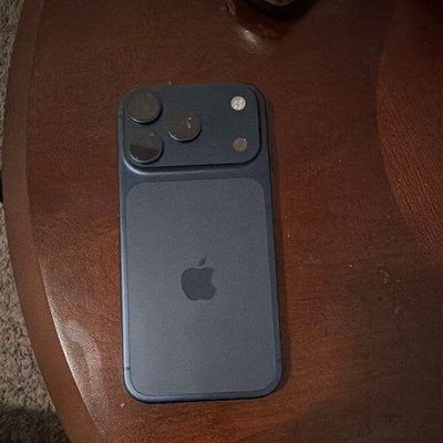 Apple iPhone Smartphone Blue Slate Style 12MP Camera Resolution