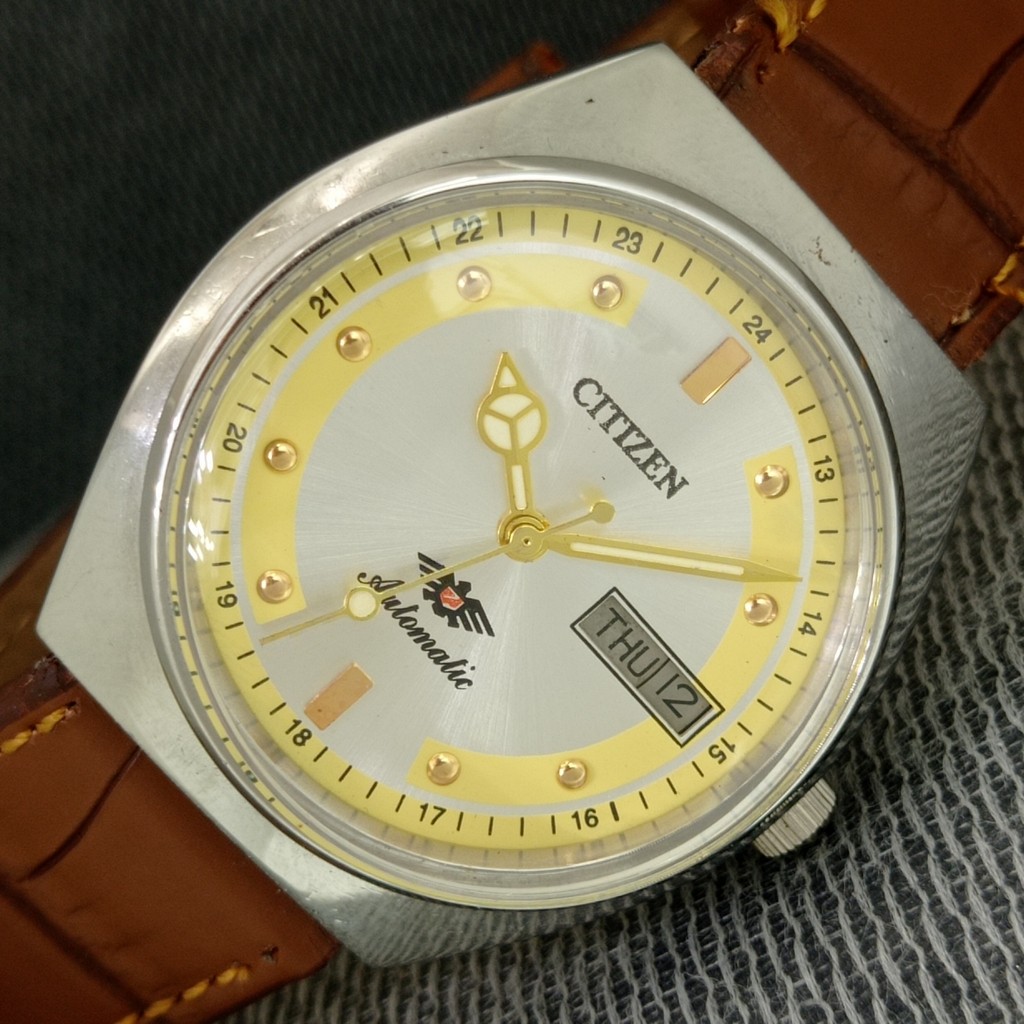 a2362-U JAPAN CITIZEN MENS WATCH VINTAGE SILVER AUTOMATIC DIAL COLOR 8200 - vintagewatches.pk