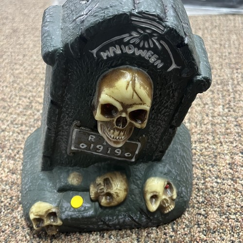 Gemmy Skull Halloween Tombstone Animated Decor Lighted Eyes - Picture 4 of 7