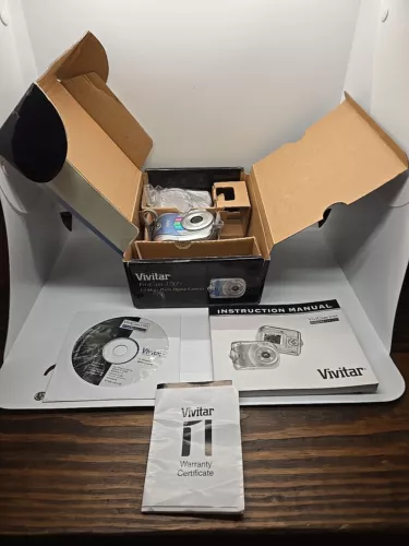 Vivitar Digital Camera Vivicam 3785 3.0MP Blue Silver W/Box Software Manual Case