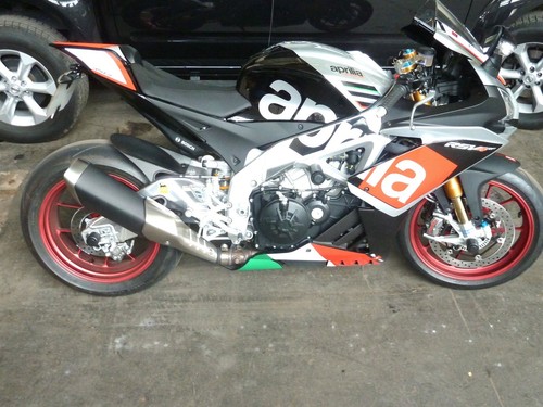 APRILIA RSV4-RF 2015-2019 CRASH MUSHROOMS SLIDERS BUNGS FULL SET 8 BOBBINS s2zi - Picture 3 of 12