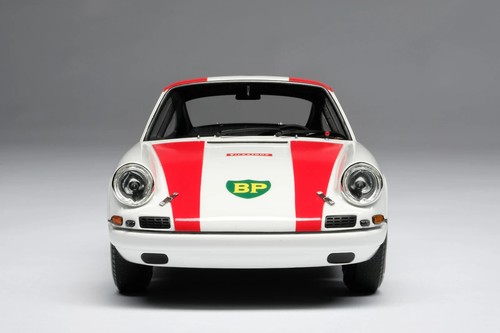 New Amalgam Porsche 911R BP World Record 1967 1:18 Model Car White M5915 KidBX - Bild 8 von 9