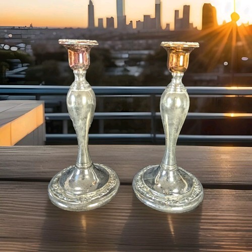 Coppia di candelabri vintage Oneida placcati argento ornati 9"
