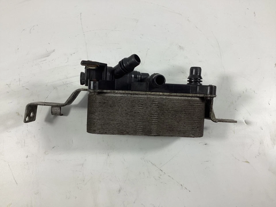 BMW 535i 2011-2013 transmisión automática enfriador de aceite 763858001 OEM. Foto 2 de 4