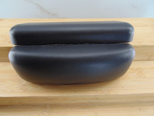 **GROSS** NEU - AUTHENTISCH - NIKE - SCHWARZ - HARTES SONNENBRILLENETUI EINFACH TUN - Bild 3 von 4