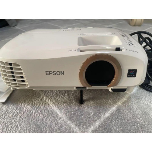 EPSON エプソン プロジェクター EH-TW5350 2015年製 西川善司の大画面☆マニア】第208回：プロジェクタ入門機決定版