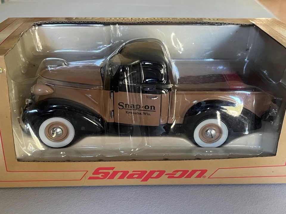 Snap-on 1937 Studebaker Pickup 1:24 2003 Crown Premiums -NUEVA/SELLADA- Foto 2 de 4