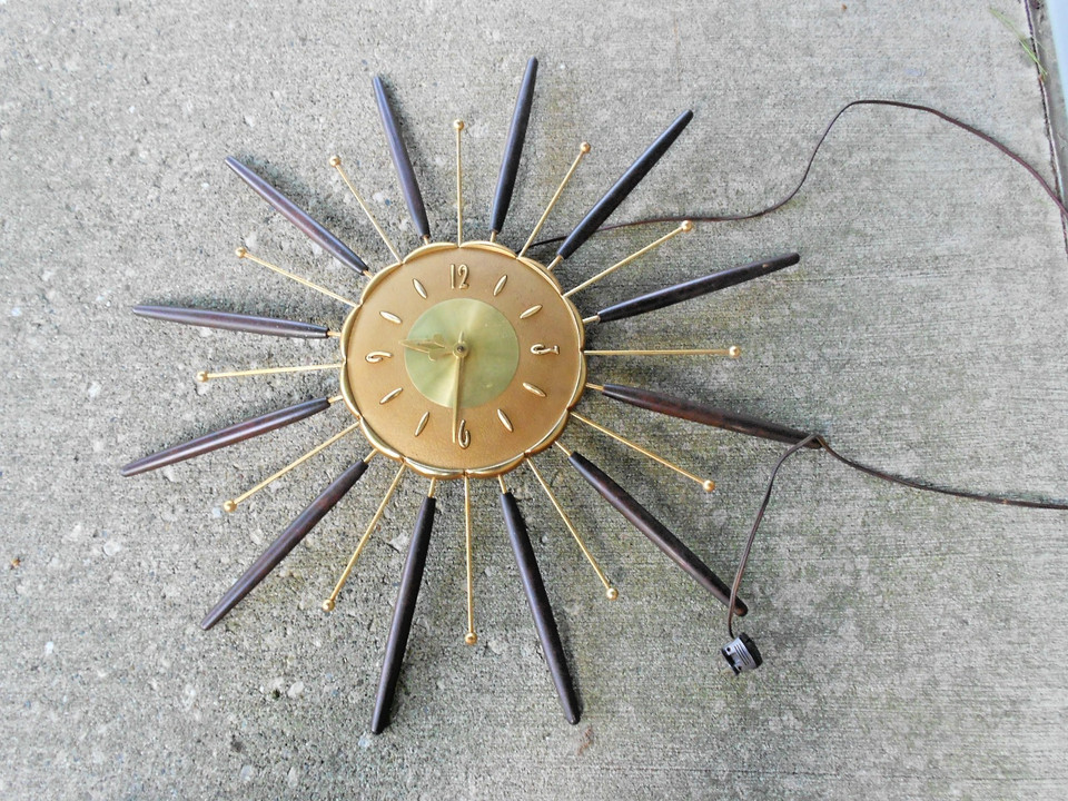 Robertshaw Starburst Electric Decorative Mid-Century Atomic Wall Clock Works