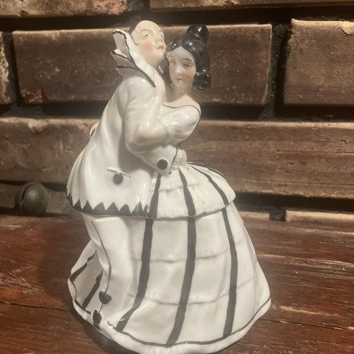 ANTIQUE GERMAN ART DECO PIERROT & COLUMBINE DANCERS PORCELAIN POWDER JAR
