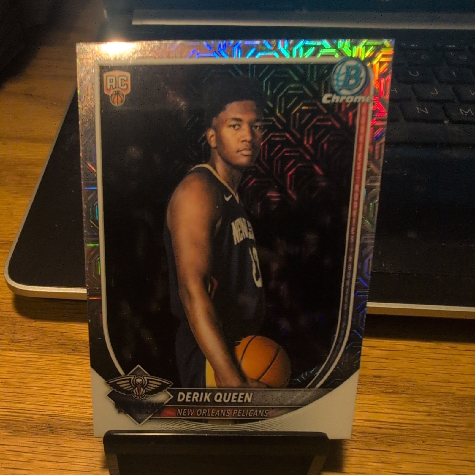 2025-26 Bowman Chrome DERIK QUEEN RC #BCV-13 MOJO REFRACTOR Pelicans Rookie