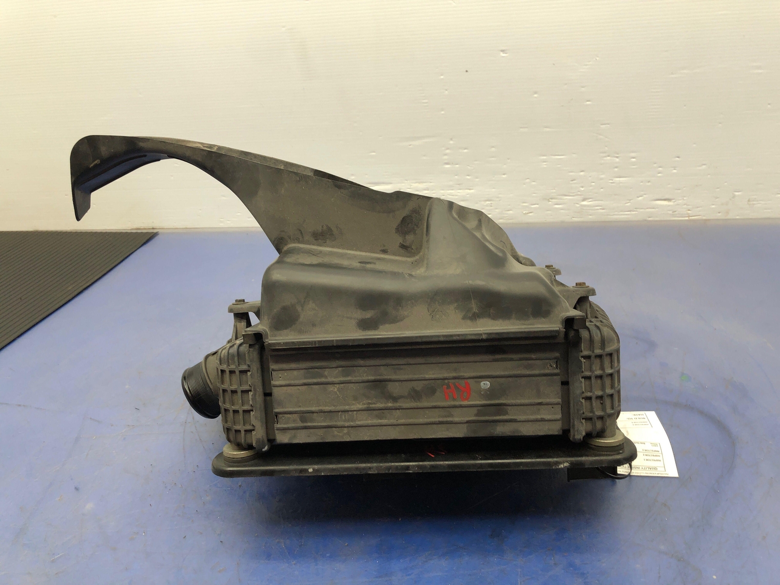 2014-2017 MASERATI GHIBLI M157 OEM 3.0L RIGHT RADIATOR INTERCOOLER UNIT W/ COVER