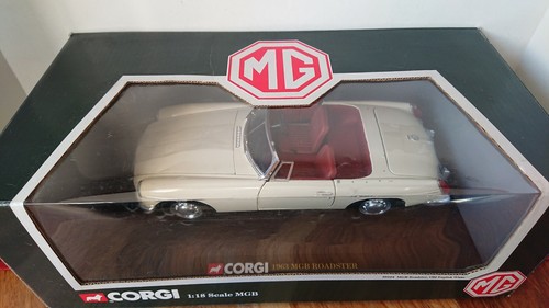 Corgi 95104 1/18 Scale 1963 MGB Roadster Sports Car White NEW - Picture 2 of 5