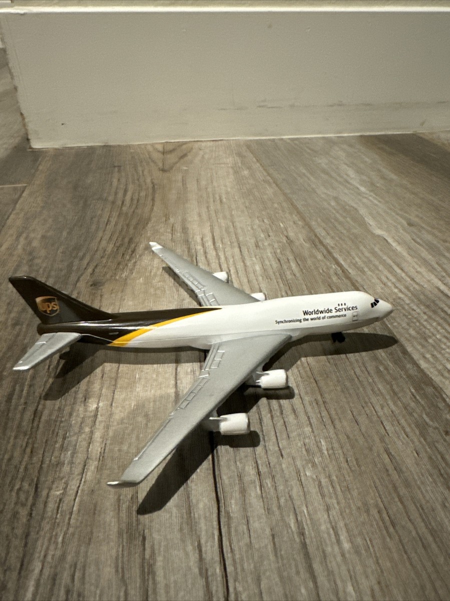 (未使用･未開封品)　Realtoy RT6008 Airways Single Plane 0pbj0lf Amazon.com: Daron British Airways Single Plane : Arts