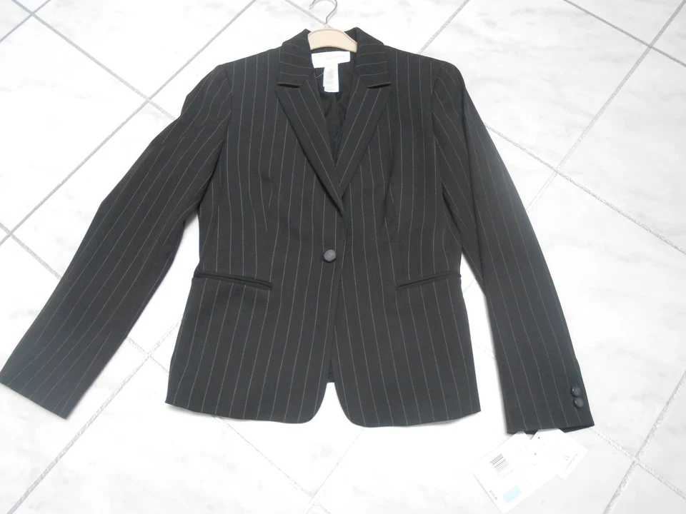 BNWT Gorgeous Liz Claiborne Pinstripe Jacket - size 8 - Image 3 of 3