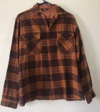Woolrich Woolen Mills Shirt MEDIUM Button Down Plaid  USA 100% Wool