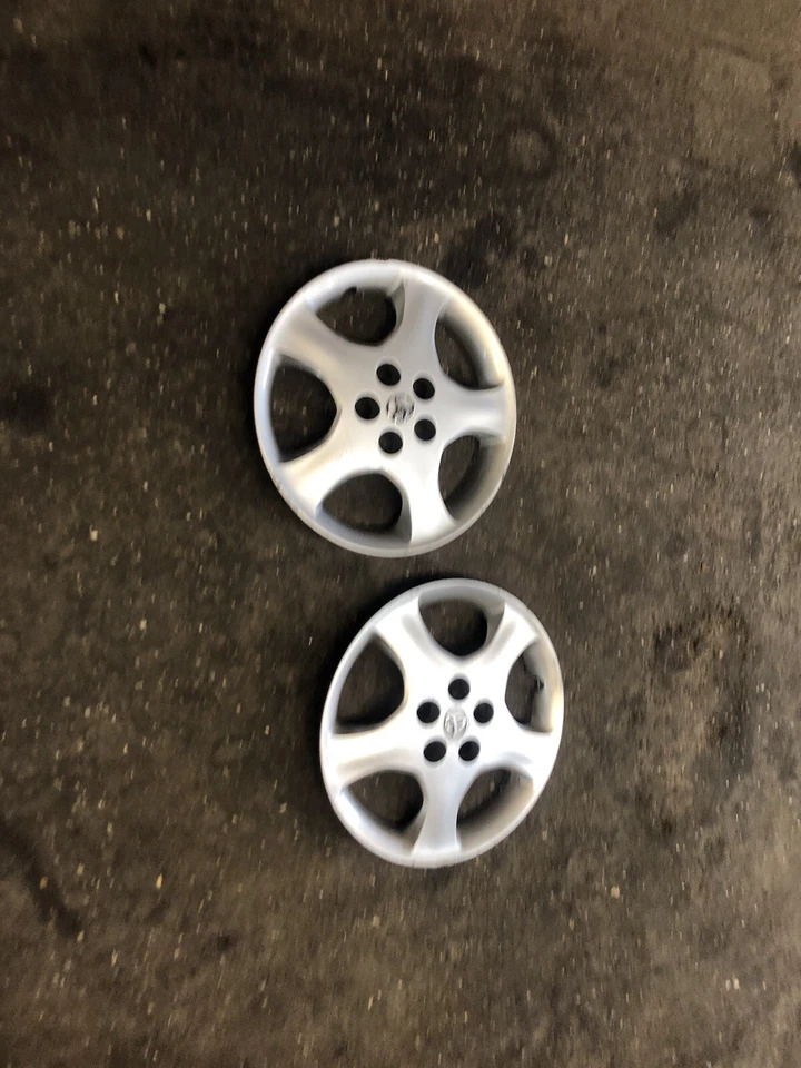 2 tapacubos originales pero usados para Toyota Corolla 2003 a 2008. Foto 2 de 2