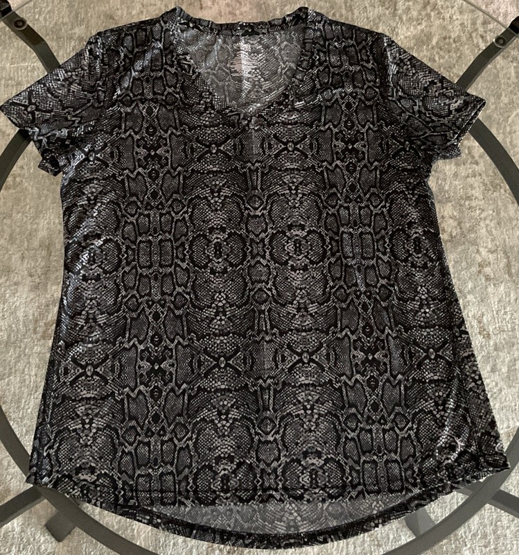 Danskin Now XL Semi Fitted Short Sleeve Gray Black Snakeskin Print V Neck Top