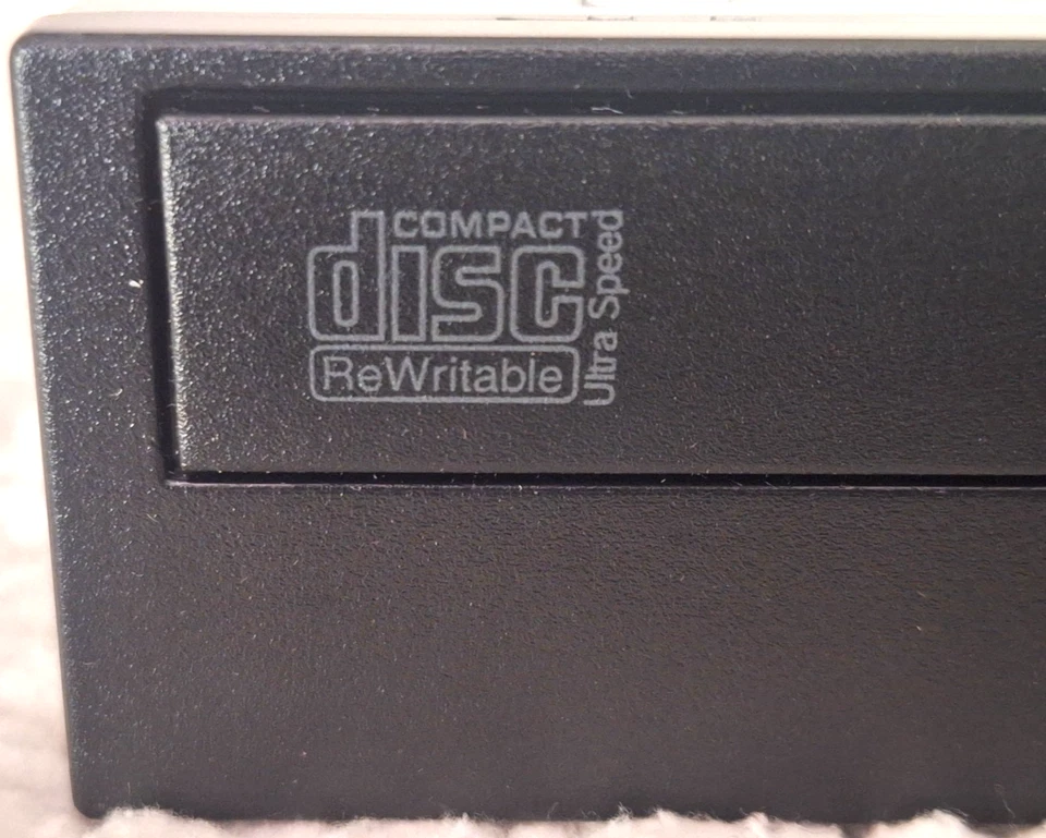 HP SH-216 DVD+RW INTERNAL DESKTOP DRIVE WITH SATA CABLES/SWITCH CABLE HOLDER - Image 4 of 4