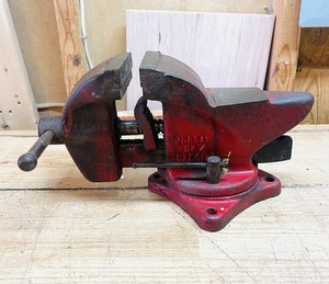 Vintage Ridge Tool Ridgid No 400 Swivel Bench Vise 4" w/Anvil, Pipe Jaws