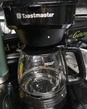 Toastmaster 5-Cup Coffee Maker - Pause & serve - Water window (RM-7)