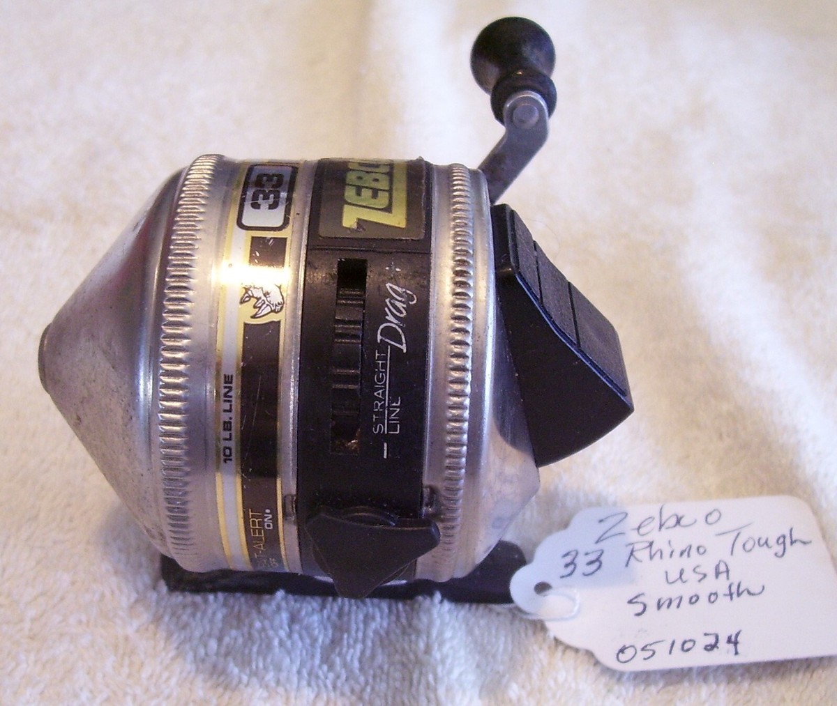 051024 VINTAGE ZEBCO 33 RHINO TOUGH REEL READ TAG NICE WORKING