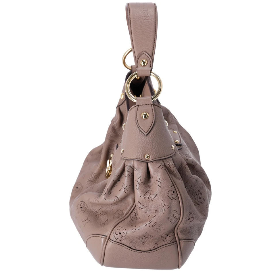 Bolso de Hombro Louis Vuitton Monograma Mahina Solar PM M93445 Poudre Cuero Taupe Foto 4 de 4