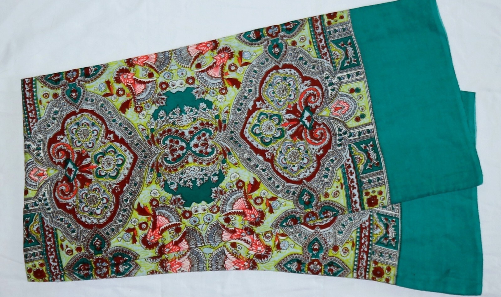 OILILY Green/Multi Rectangular Acrylic Scarf w Lo… - image 1