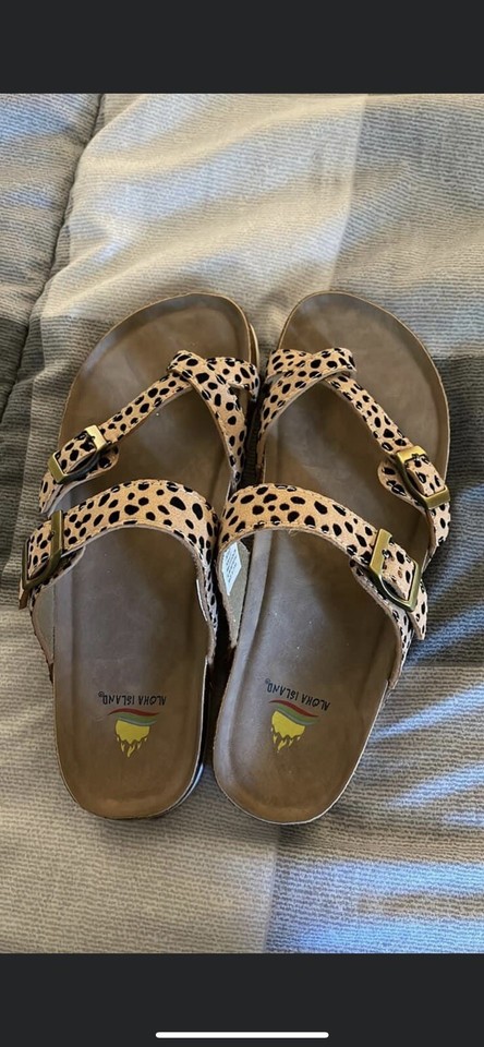 Aloha Island Slippers SELLING BOTH ON ONE!! Both Are A Size 9!! | eBay