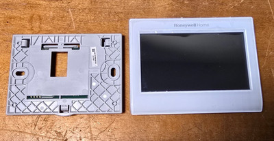 Honeywell Home RTH9600WF2022 Smart WiFi Thermostat Touchscreen