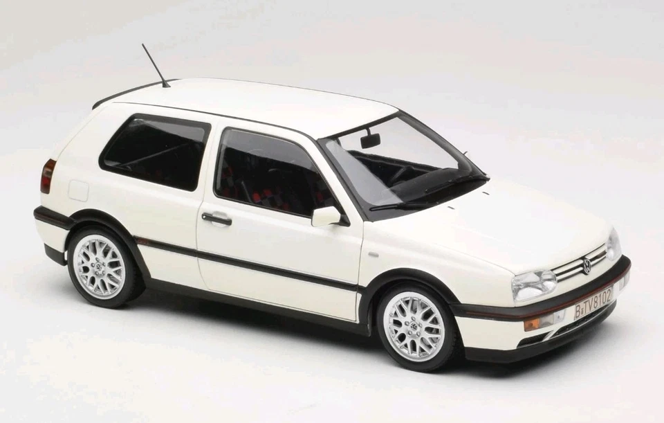 Volkswagen Golf GTI III 20 Years Anniversary Edition Candy White 1996 Norev 1:18 - Immagine 4 di 4