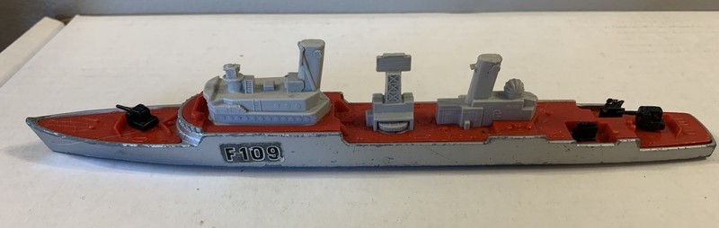 Matchbox Sea Kings F109, k301/305 Frigate/Sub Chaser 1976 Lesney