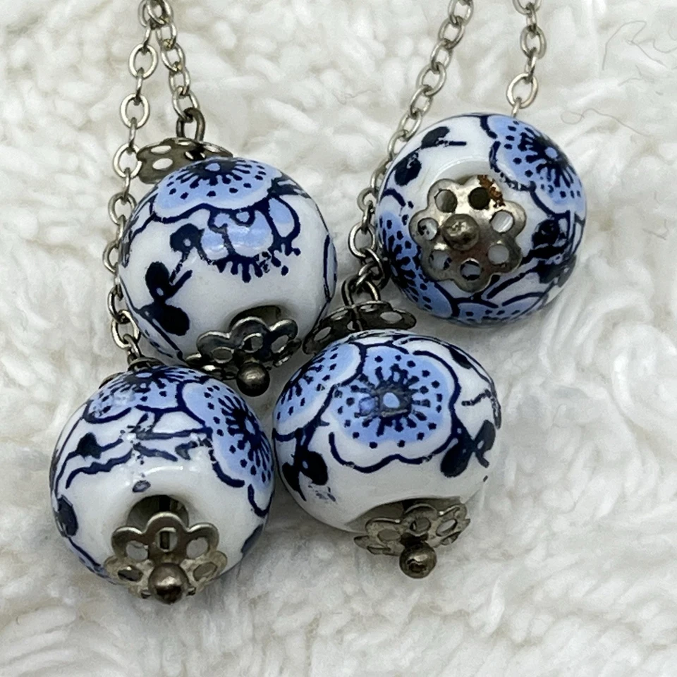 Pendientes perforados de porcelana esterlina azul blanco borla bolas de cerámica 2" Foto 3 de 4