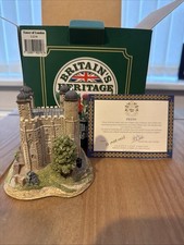 Lilliput Lane “Tower of London” L2210 – Britain’s Heritage – With Box & Deeds
