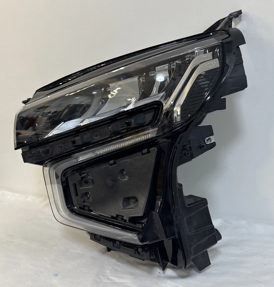 2021 - 2024 雪佛兰 Tahoe Suburban LH 司机侧 LED 车头灯原始设备制造商 85123917 — 第 3/4 张图片