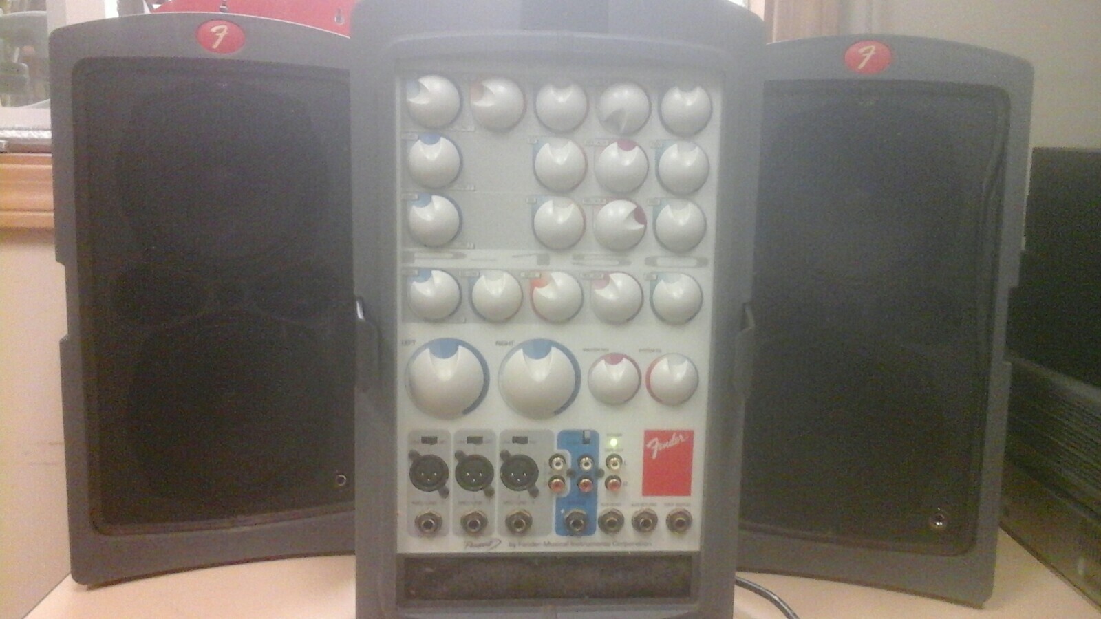 fender passport p150