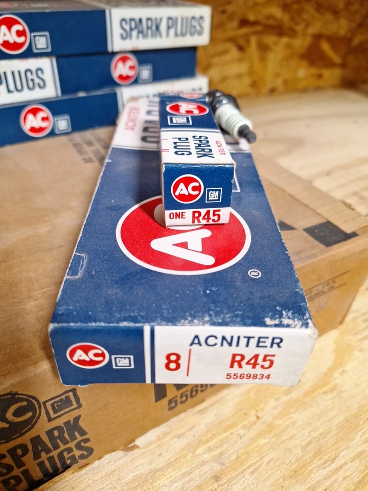 (8).'NOS’ AC-R45 Spark Plugs w/Green Rings.....GM #5569834.....Made in USA - Image 3 of 4
