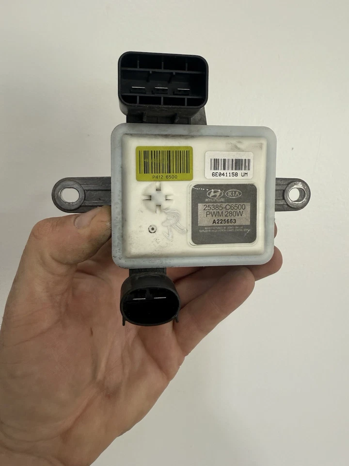 Módulo de control controlador ventilador de refrigeración KIA SORENTO 2016-2020 OEM 25385-C6500 Foto 2 de 4