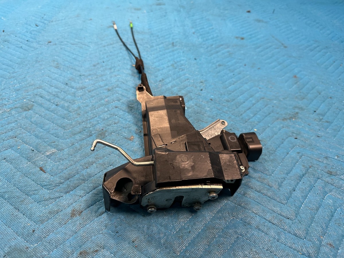 OEM Lexus SC430 Passenger's Door Lock Latch 69030-24140 From 12-01