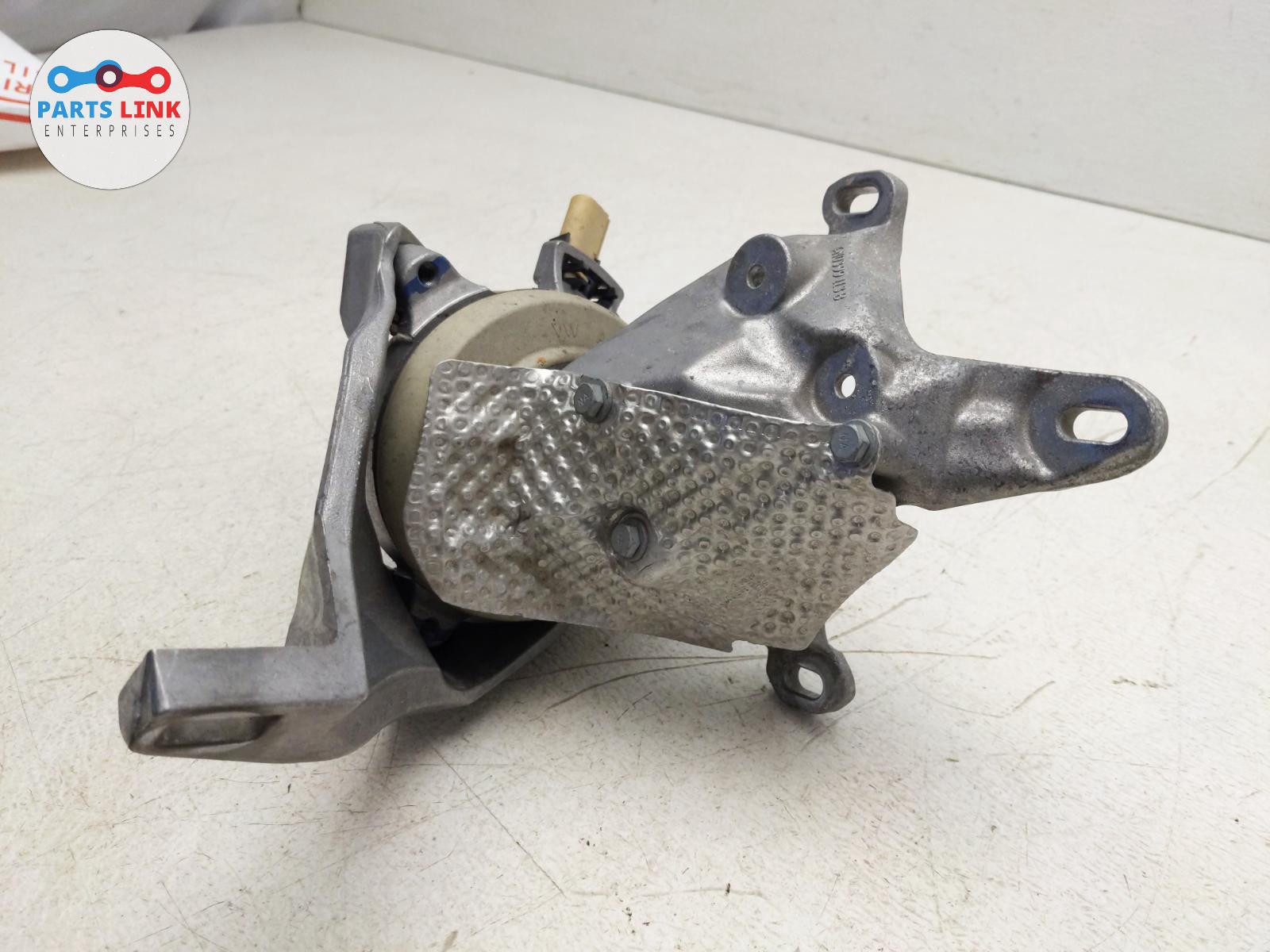 Bentley Bentayga Speed 2016-2020 Left Transmission mount