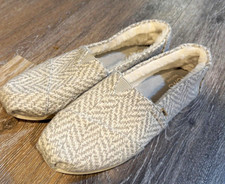 TOMS Women’s 9.5W Gray Herringbone Cotton Slip-On Flats Round Toe Logo